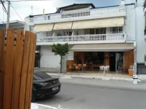 Leonidas Apartments