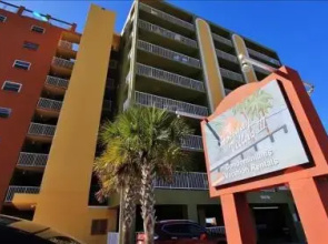 Holiday Villas III 201 - 2 Br condo by RedAwning