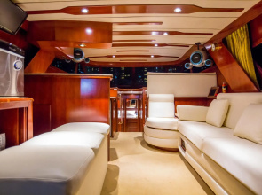 Yacht Island