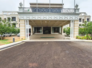 Hotel Three Leaves