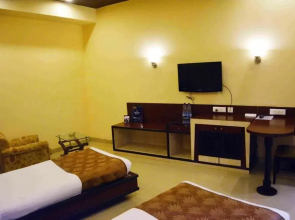 OYO Premium Vidya Nagar