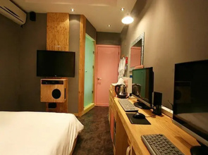Hotel Cinema Gumi