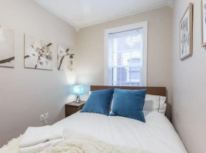 Newly Decorated 2BR in North End/little Italy