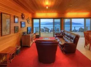 Captains Cabin Bligh Point on Bruny Island