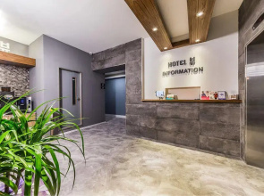 Pyramid Motel
