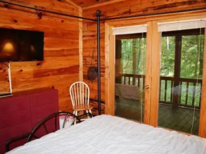 Creekside Chalet