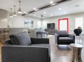 VE Canal Adjacent Home 2 Br home by RedAwning