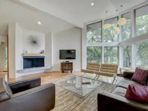 3BR 3BA Downtown Lake Austin Escape by RedAwning