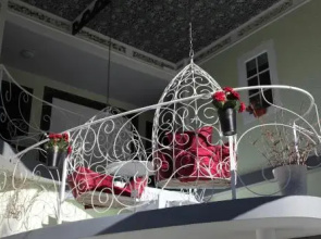 Eleon Hotel