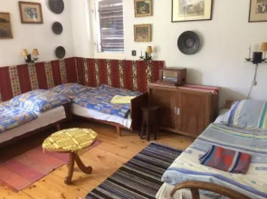 Radnóti Home