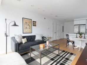 Vibrant Seaport Suites by Sonder