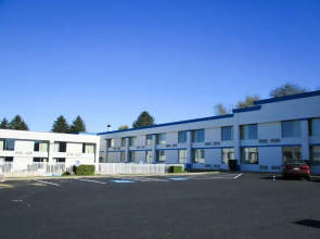 Studio 6 Suites Clarion, PA