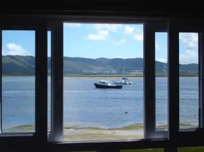 8 Fairmile Point