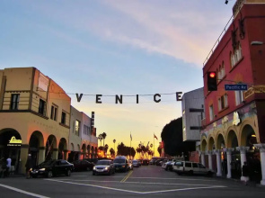 Perfect for Venice & MDR w/ 6 Beds +pool/spa/gym
