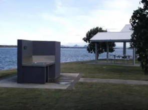 Comfy Ground Floor Unit opposite waterfront! Welsby Pde, Bongaree