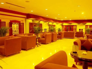 Maxcourt Hotel