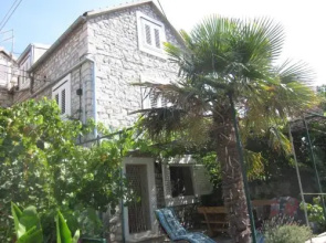 Cosy Stone Holiday Home
