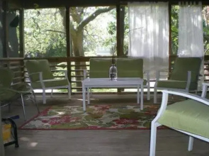 306 W Cooper-Cozy Cabana