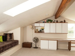 Jim's Crows Nest 3 Br townhouse by RedAwning