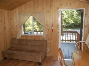 Chehalis Camping Resort Studio Cabin 4