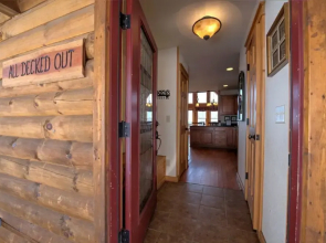 All Decked Out - 4 Br Cabin