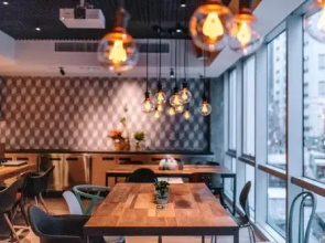 Mojo Nomad Central - Community - Hostel