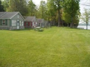 Vinters Cottage on Lake Leelanau