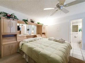Bonita Beach & Tennis 2706 - Studio Condo