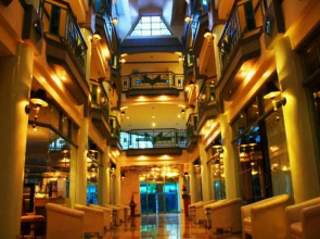 Royal Am Rei Hotel by RedDoorz