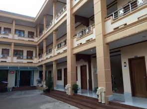 Leung Kham Hotel