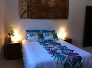 Chez Hiva (Town & Beach) Hostal - SERNATUR: 34383