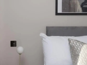 Posh 2BR Westminster Suites by Sonder