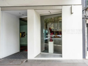 TT606 Sydney 2BR Huge Balcony
