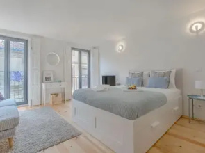 Live Porto & Douro - Almada