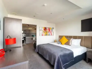 Stylish Two Bedroom Apartment With A View