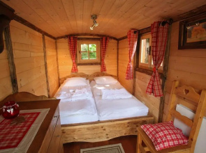 Les chambres et Roulottes des Noisetiers