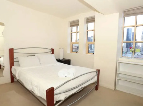 2 Beds 2 Baths Free Carpark behind State Library