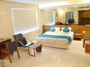 OYO Premium Chappan Dukan Suites