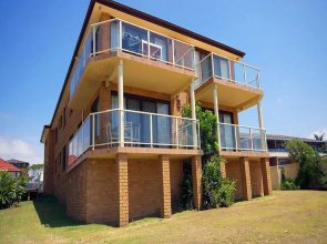 Avilla Court 1