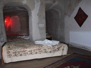 Ishtar Cave Pension