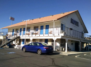 Backcountry Inn Motel