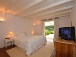 Roots Resort
