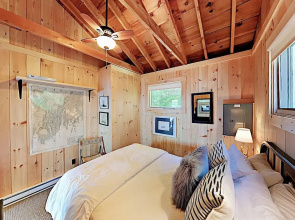 180 King Phillips Cabin