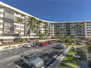 Harbor Towers Yacht & Racquet 324 - One Bedroom Condo