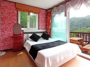Hongchen Phil Harmonie Pension