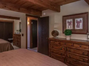 Basque Haus - 3 Br Home