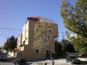 Queen Madaba Ayola Private Home Experience