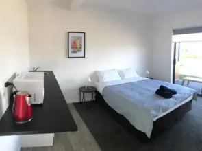 Surfside Hotel Motel