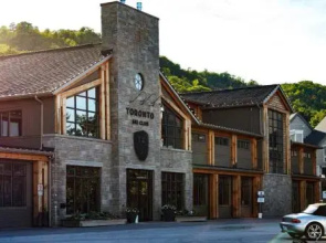 Mountain Side Condo Loft at The Blue Mountains