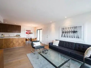 Bright 2BR near Old Town (#6) by WanderJaunt